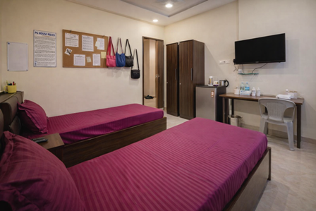 Double Sharing PG Room AC and Non-AC Andheri East